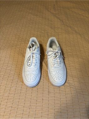 White Nike Court Borough women’s